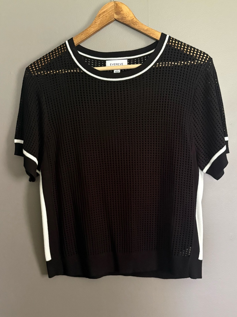 Evereve Black Short Sleeve Mesh Knit Top with White Trim Accents Size Small